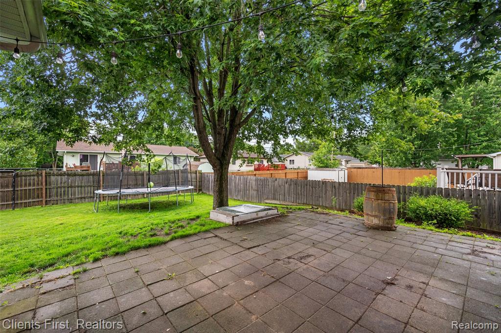 840 Saint James Street, Marysville, MI 48040 — Photo 9