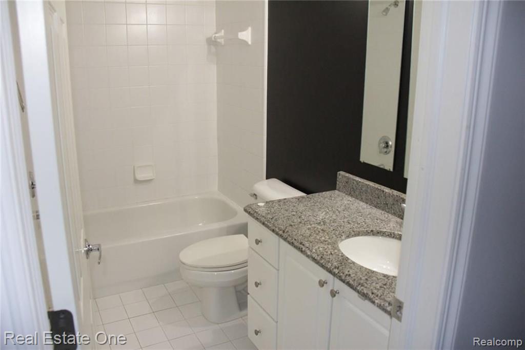 45435 N STONEWOOD Road, Canton, MI 48187 — Photo 16