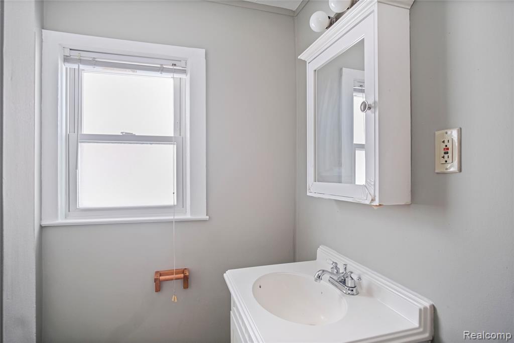 406 W 12 Mile, Royal Oak, MI 48073 — Photo 8