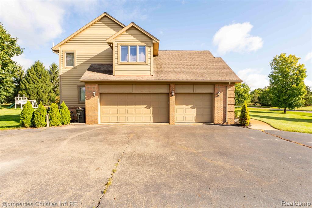 8410 S Shore Drive, Clarkston, MI 48348 — Photo 2