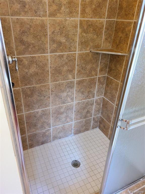 41130 MAPLEWOOD Drive, Canton, MI 48187 — Photo 29