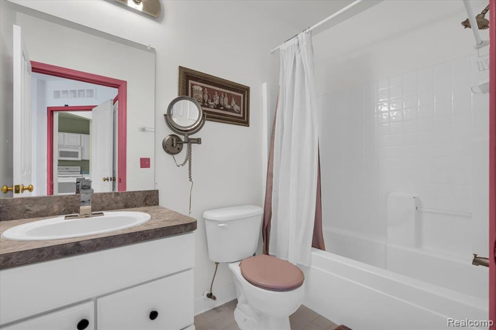20059 Rodeo Court, Southfield, MI 48075 — Photo 14