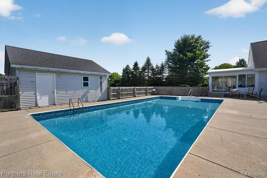 9145 Apple Orchard Drive, Fenton, MI 48430 — Photo 6
