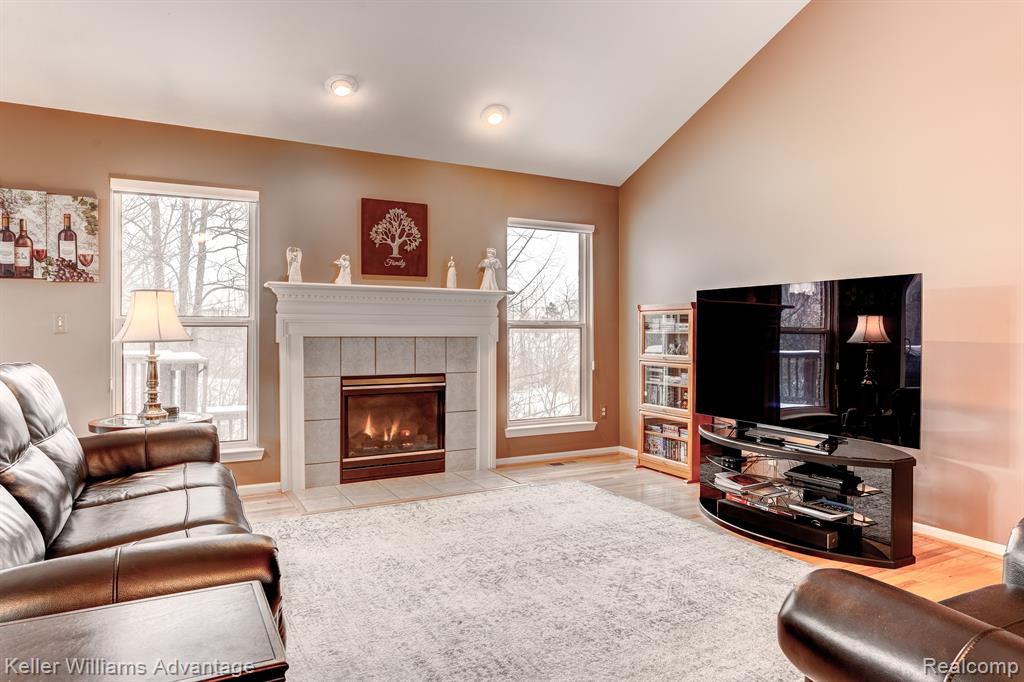 40752 Lenox Park Drive, Novi, MI 48377 — Photo 2