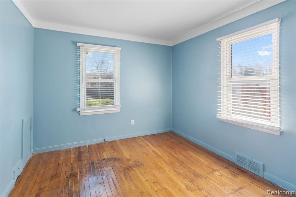 7668 HEYDEN Street, Detroit, MI 48228 — Photo 15