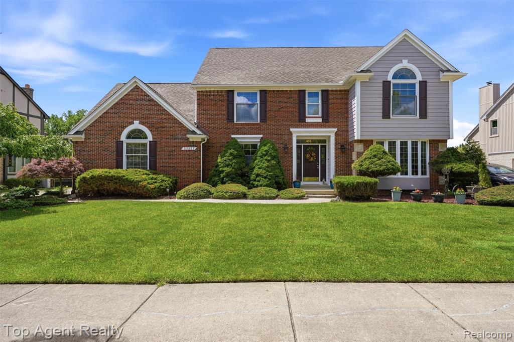 52825 Seven Oaks Drive, Utica, MI 48316 — front exterior