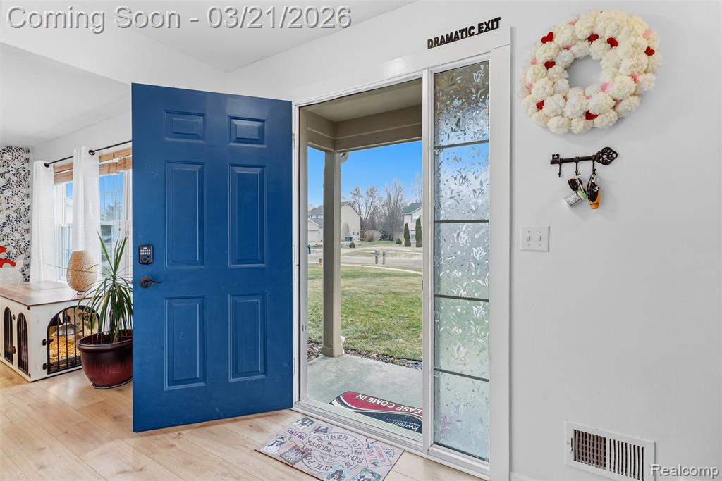 1472 St Lawrence Court, Fenton, MI 48430 — Photo 7
