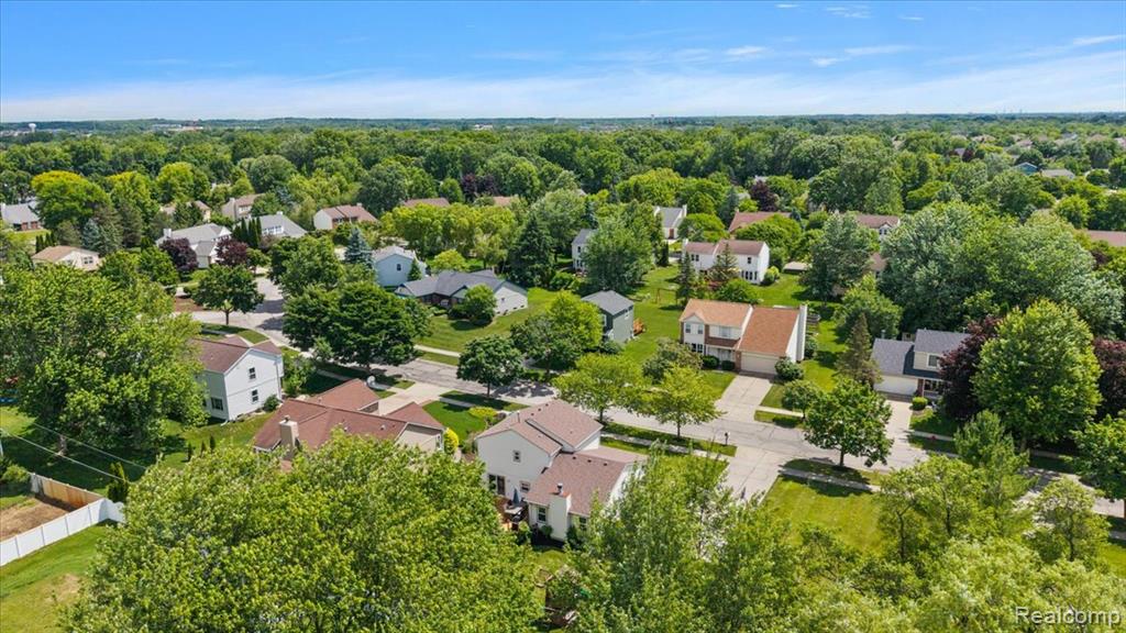 45071 Yorkshire Drive, Novi, MI — Photo 51