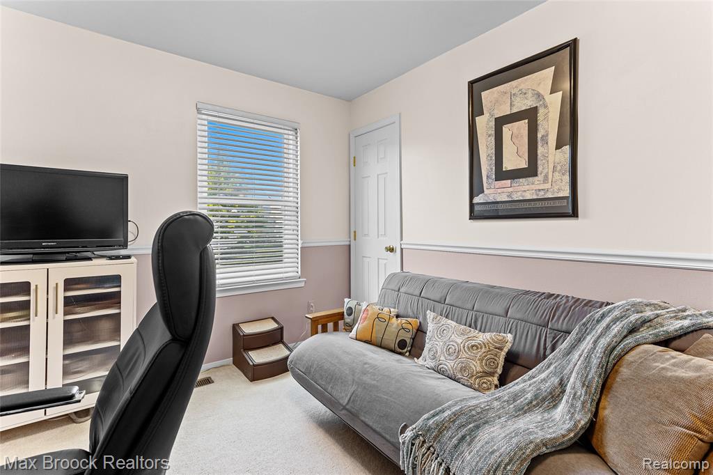 5492 Charrington Court, West Bloomfield, MI 48324 — Photo 25
