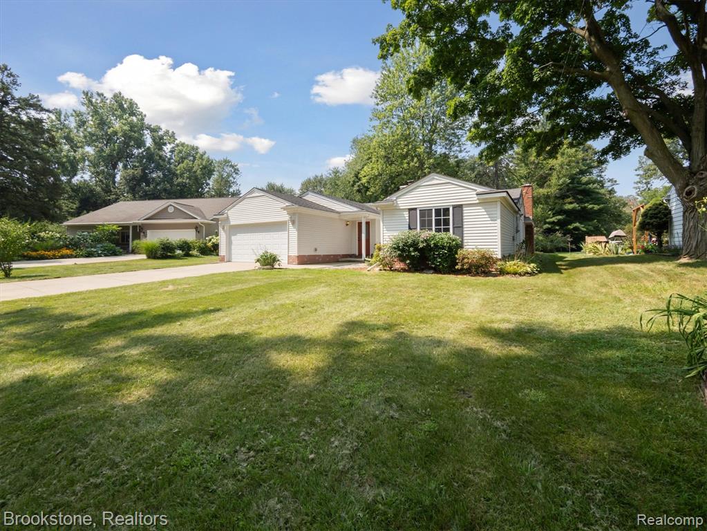 771 Gertrude Road, Waterford, MI 48328 — Photo 2