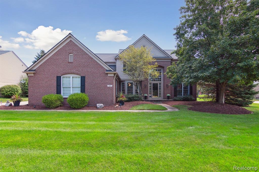 387 TORRINGTON Drive W, Canton, MI 48188 — Photo 2