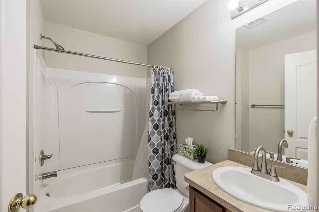 5710 Pinecroft Court, Clarkston, MI — Photo 29