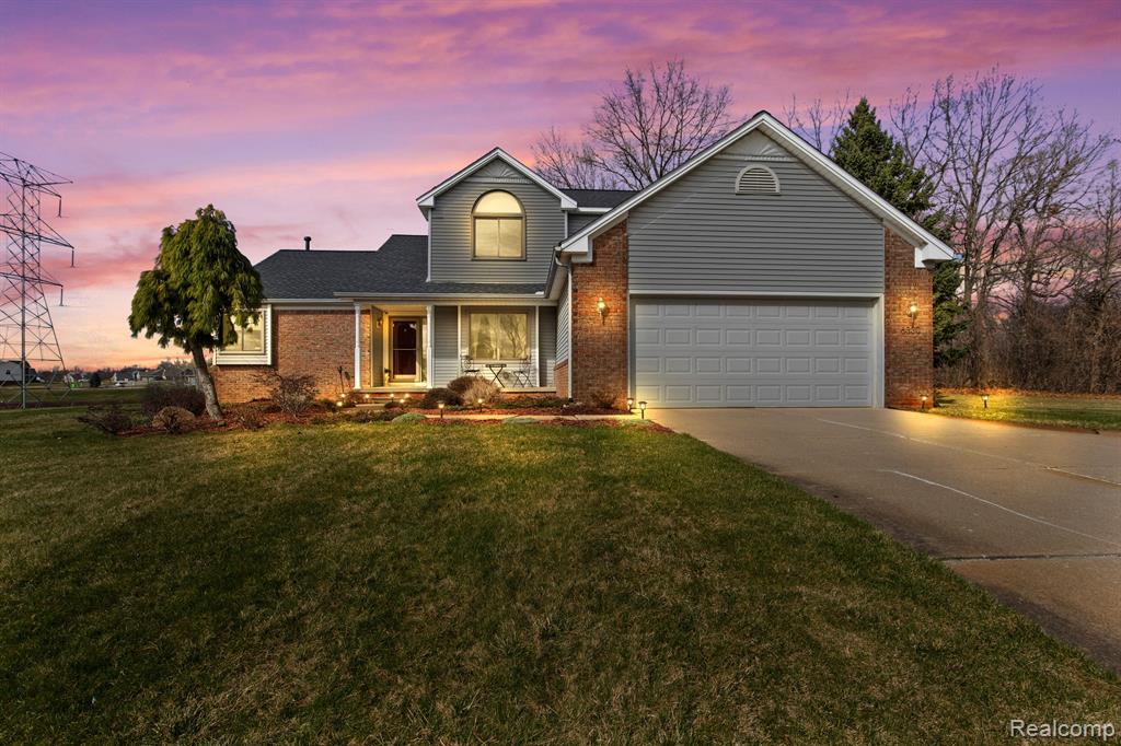 6330 STONEWOOD Drive, White Lake, MI 48383 — front exterior