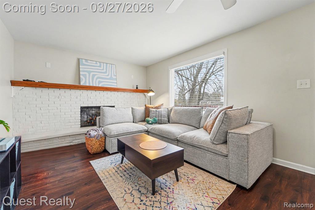 6524 Oakridge Drive, Waterford, MI 48329 — Photo 2