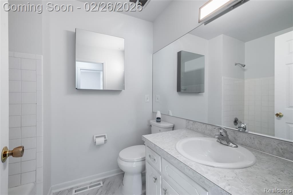 5366 N Georgetown Road, Grand Blanc, MI 48439 — Photo 12
