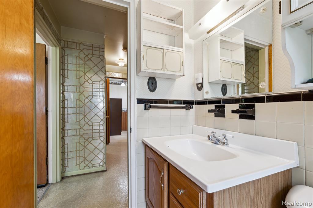 543 Broadacre Avenue, Clawson, MI — Photo 22