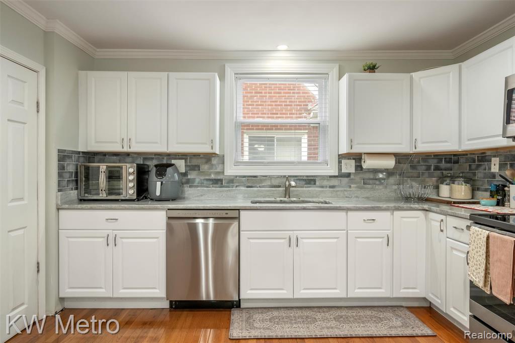 14430 Glastonbury Avenue, Detroit, MI 48223 — Photo 12