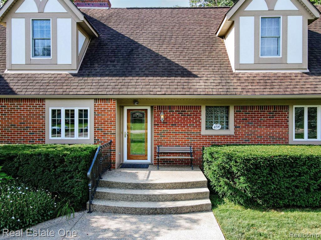 454 Lesdale Drive, Troy, MI 48085 — Photo 3