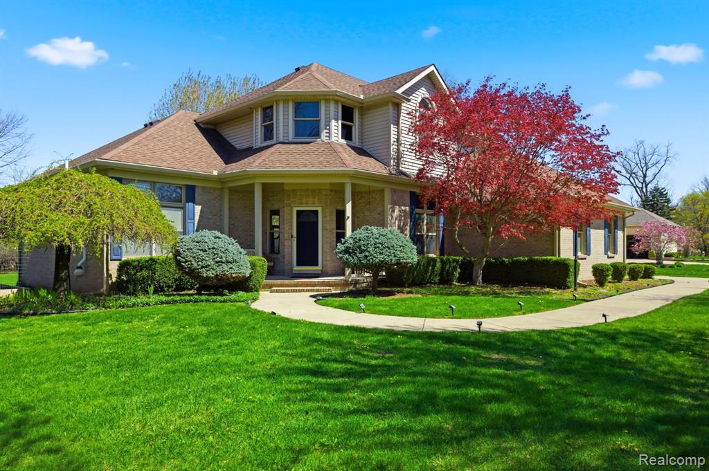 8488 Annette Avenue, Grosse Ile, MI 48138