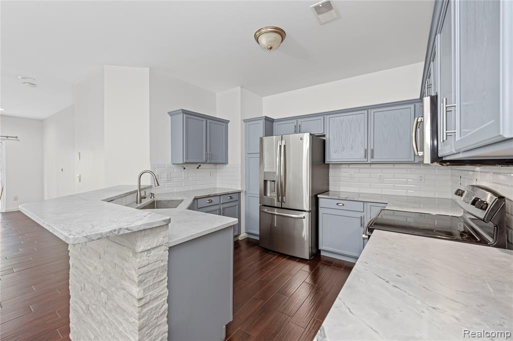 43270 Pendleton Circle, Sterling Heights, MI 48313 — Photo 7