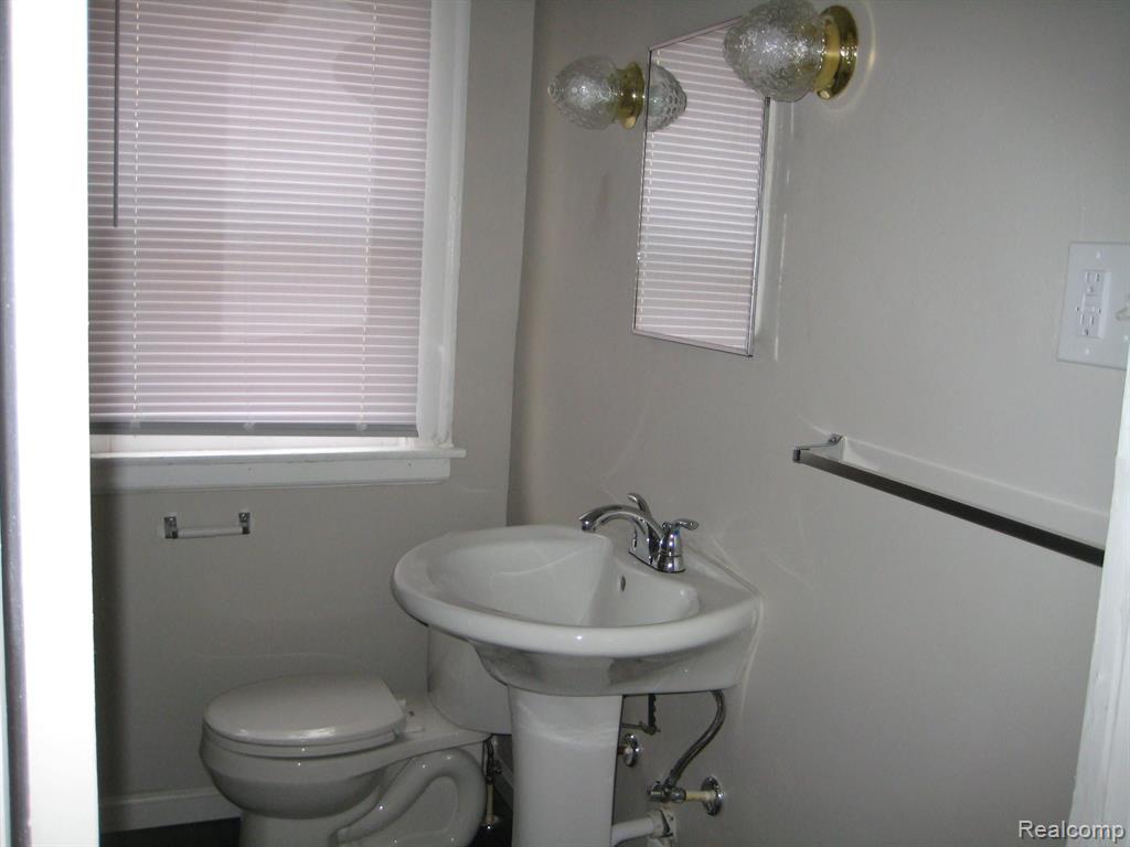 8066 NORMILE Street, Detroit, MI 48204 — Photo 39
