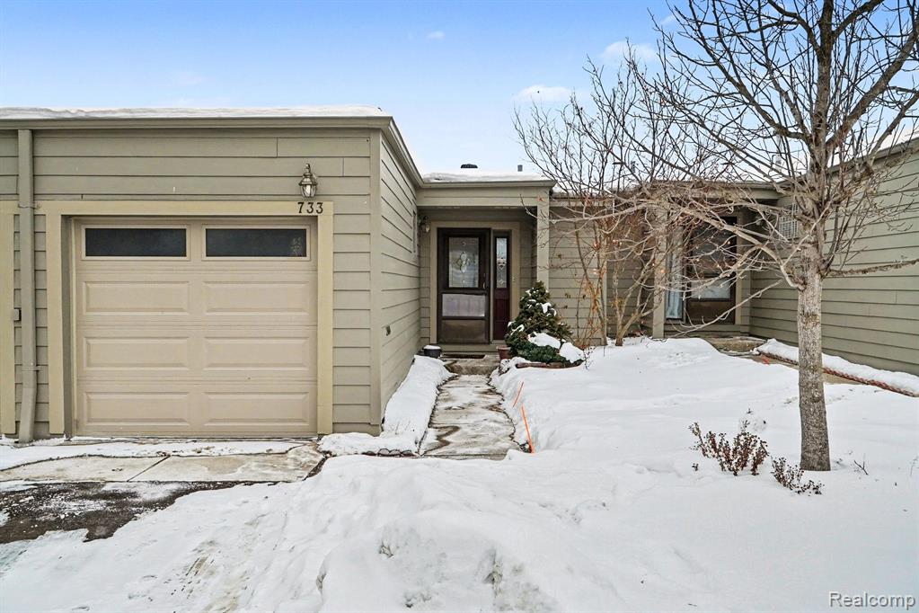 733 Watersedge Drive, Ann Arbor, MI 48105 — Photo 2
