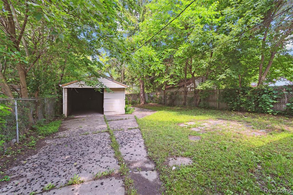 9585 Asbury Park, Detroit, MI 48227 — Photo 37