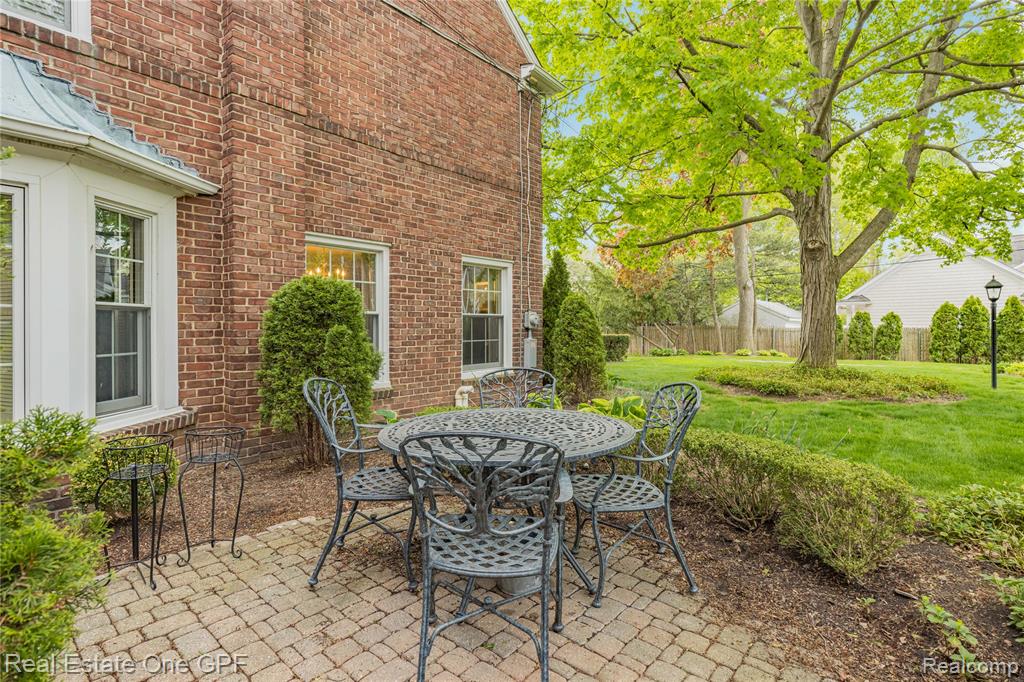 16904 Saint Paul Street, Grosse Pointe, MI 48230 — Photo 41