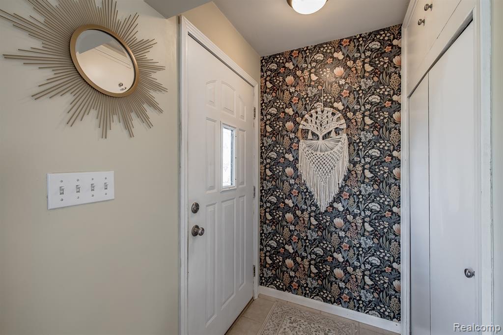 4083 Ledgestone Drive, Waterford, MI 48329 — Photo 6