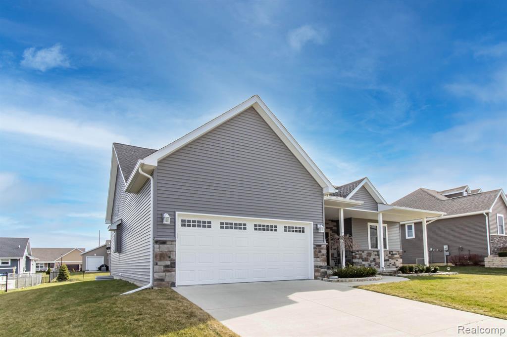 7788 YORKSHIRE Drive, Almont, MI 48003 — Photo 3
