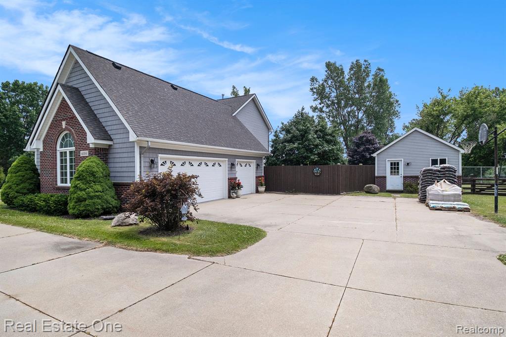 4594 SEYMOUR LAKE Road, Oxford, MI 48371 — Photo 3