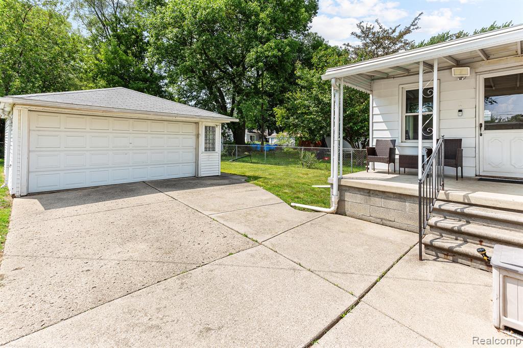 7491 Dacosta, Redford, MI 48239 — Photo 15