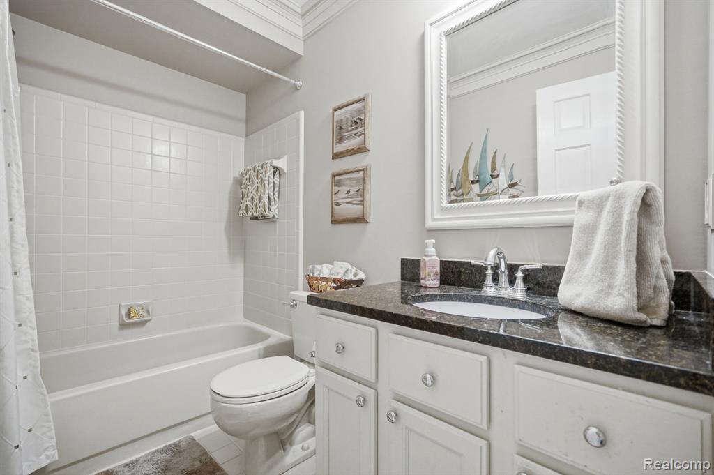 42626 Christina Drive, Sterling Heights, MI 48313 — Photo 33