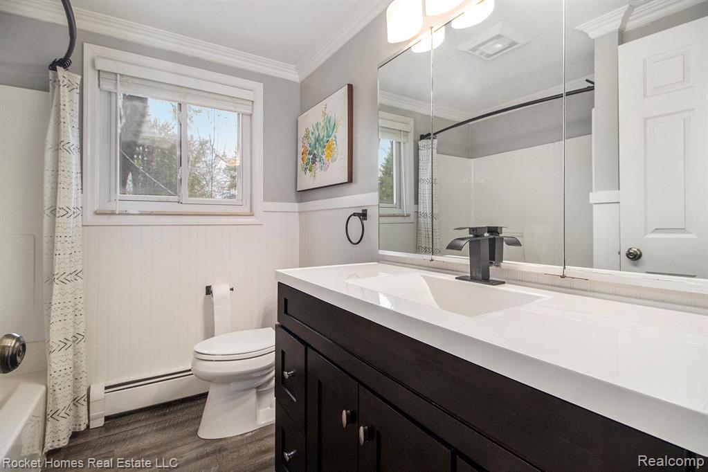 7170 Crestmore Street, West Bloomfield, MI 48323 — Photo 17