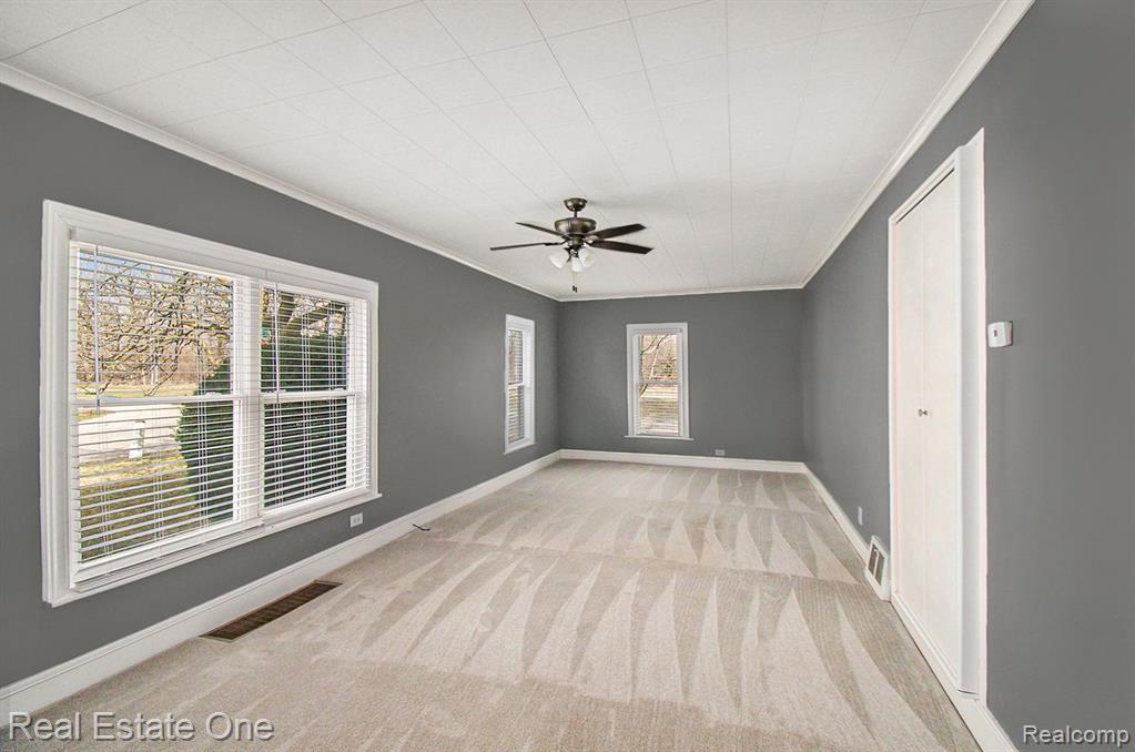 54 DIVISION Street, Oxford, MI 48371 — Photo 8