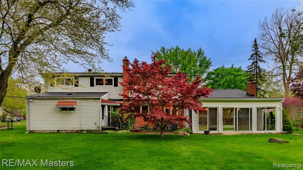 21879 Canterbury Avenue, Grosse Ile, MI 48138 — Photo 32