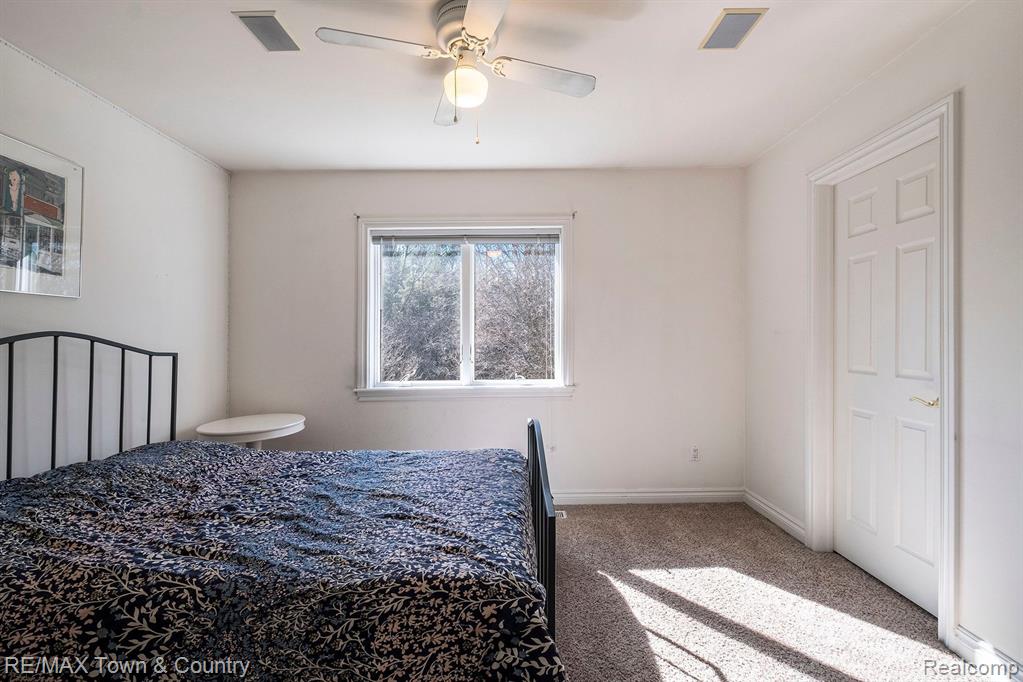 440 RIVER WOODS Drive, Flushing, MI 48433 — Photo 21