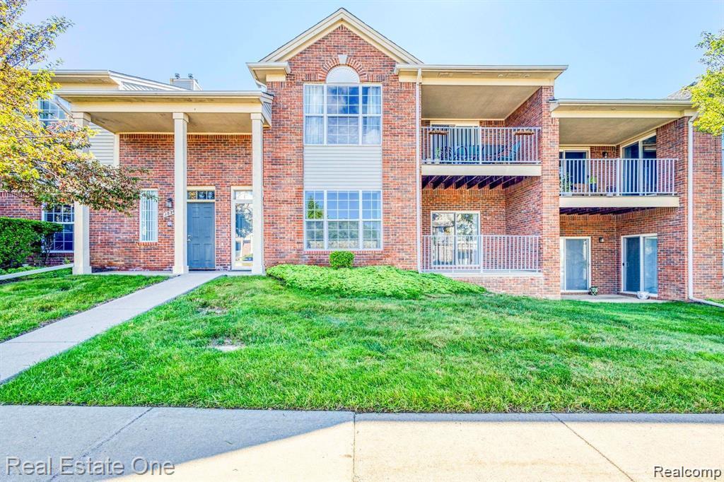 1828 Flagstone Circle, 40, Rochester, MI 48307