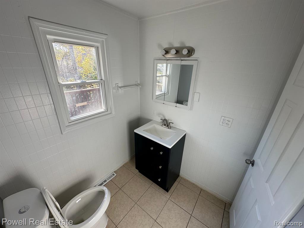 54 NELSON Street, Pontiac, MI 48342 — Photo 17