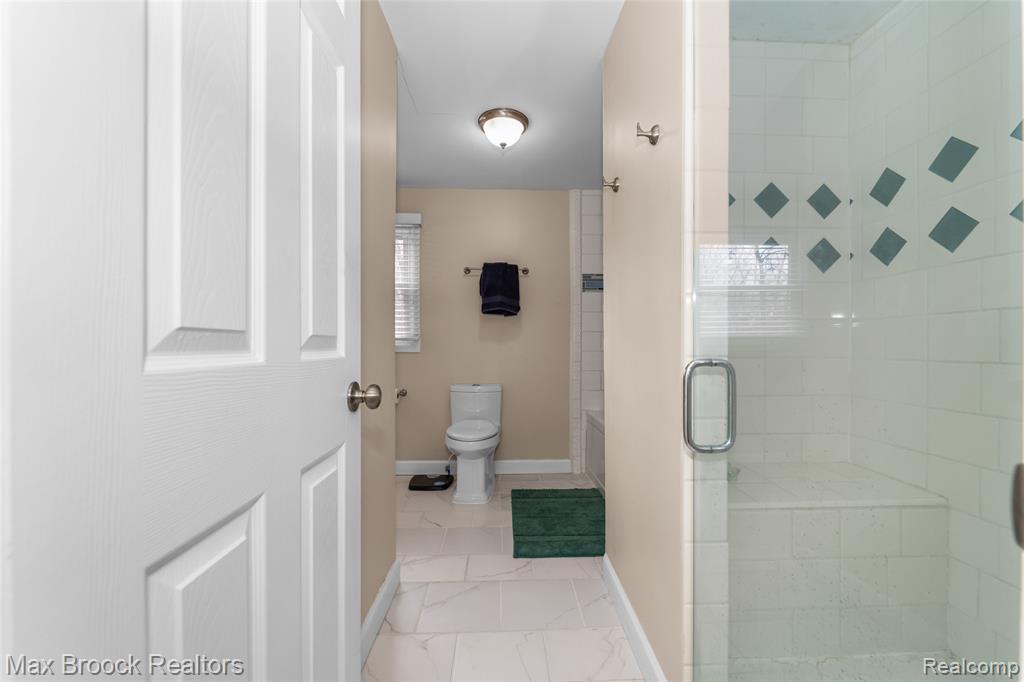 7118 Cathedral Drive, Bloomfield Hills, MI 48301 — Photo 33