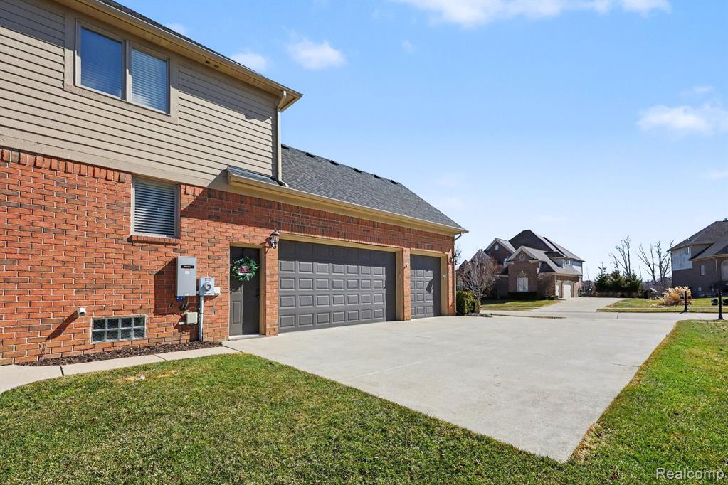 6641 Shadydale Drive, Shelby Twp, MI 48316 — Photo 4