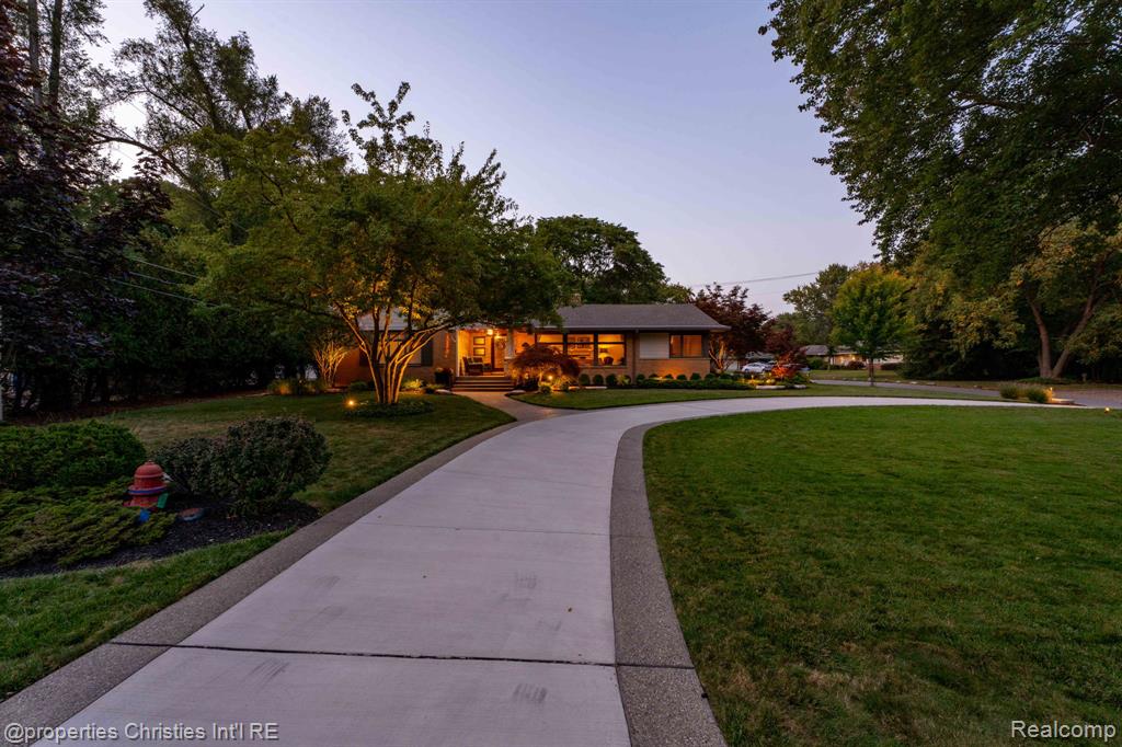 19418 Warwick Street, Beverly Hills, MI 48025 — Photo 71