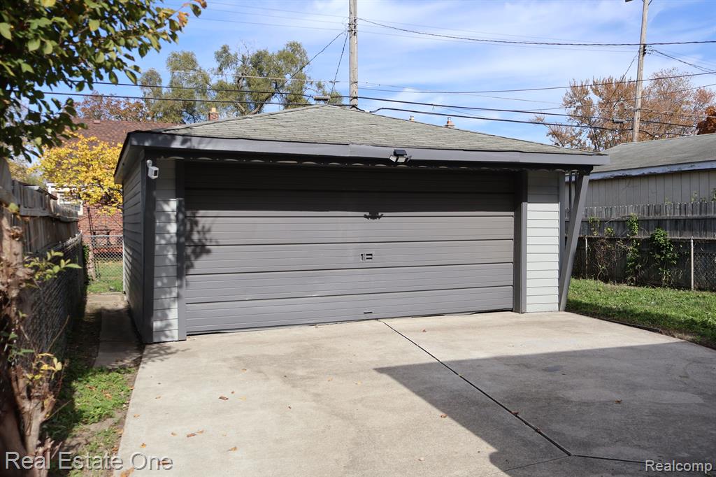 916 STEWART Avenue, Lincoln Park, MI 48146 — Photo 37
