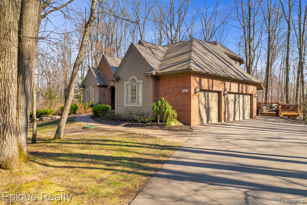 9155 Kelly Lake Drive, Clarkston, MI 48348 — Photo 4