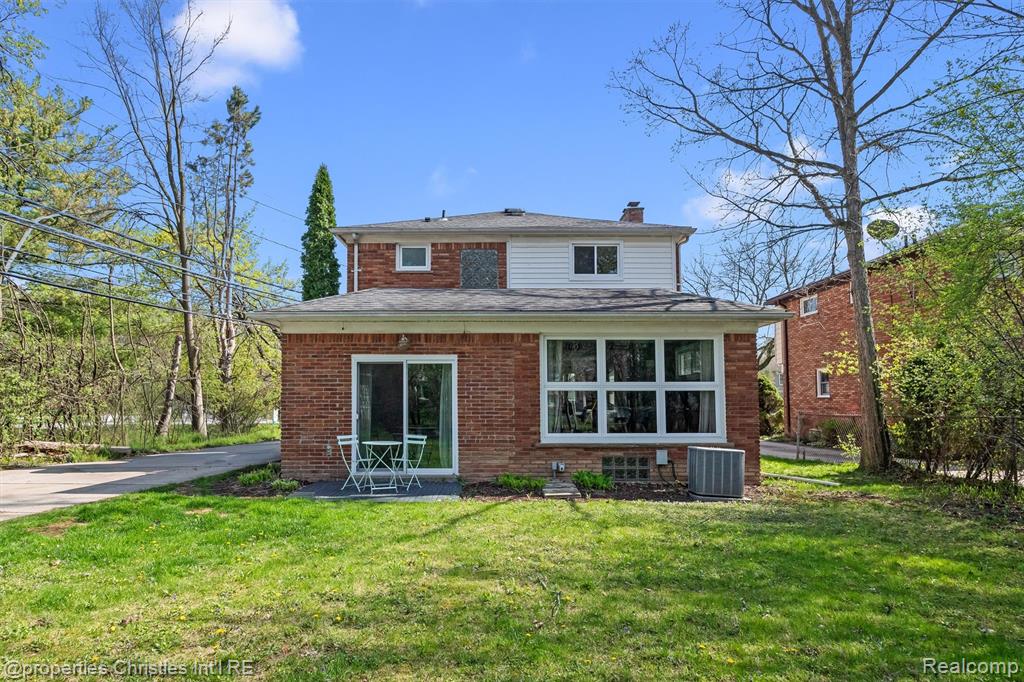 956 Northlawn Boulevard, Birmingham, MI 48009 — Photo 26