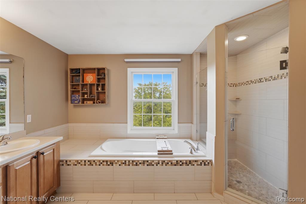23431 Winged Foot Way, South Lyon, MI 48178 — Photo 29