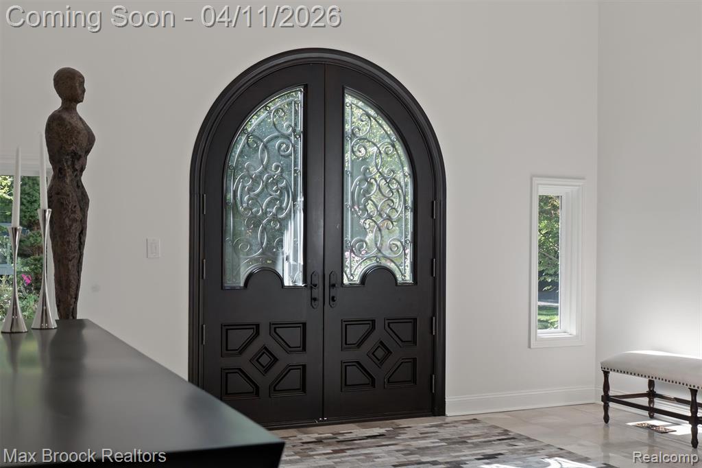 5190 Clarendon Crest Street, Bloomfield Hills, MI, 48302