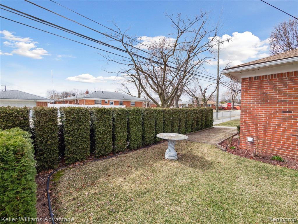 4217 MCKINLEY Street, Dearborn Heights, MI 48125 — Photo 33