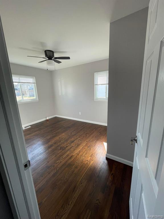 5775 N DOWLING Street, Westland, MI — Photo 8