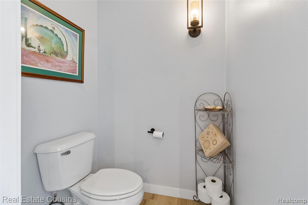 7249 Driftwood Drive, Fenton, MI 48430 — Photo 18